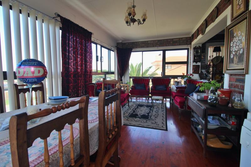 5 Bedroom Property for Sale in Fraaiuitsig Western Cape